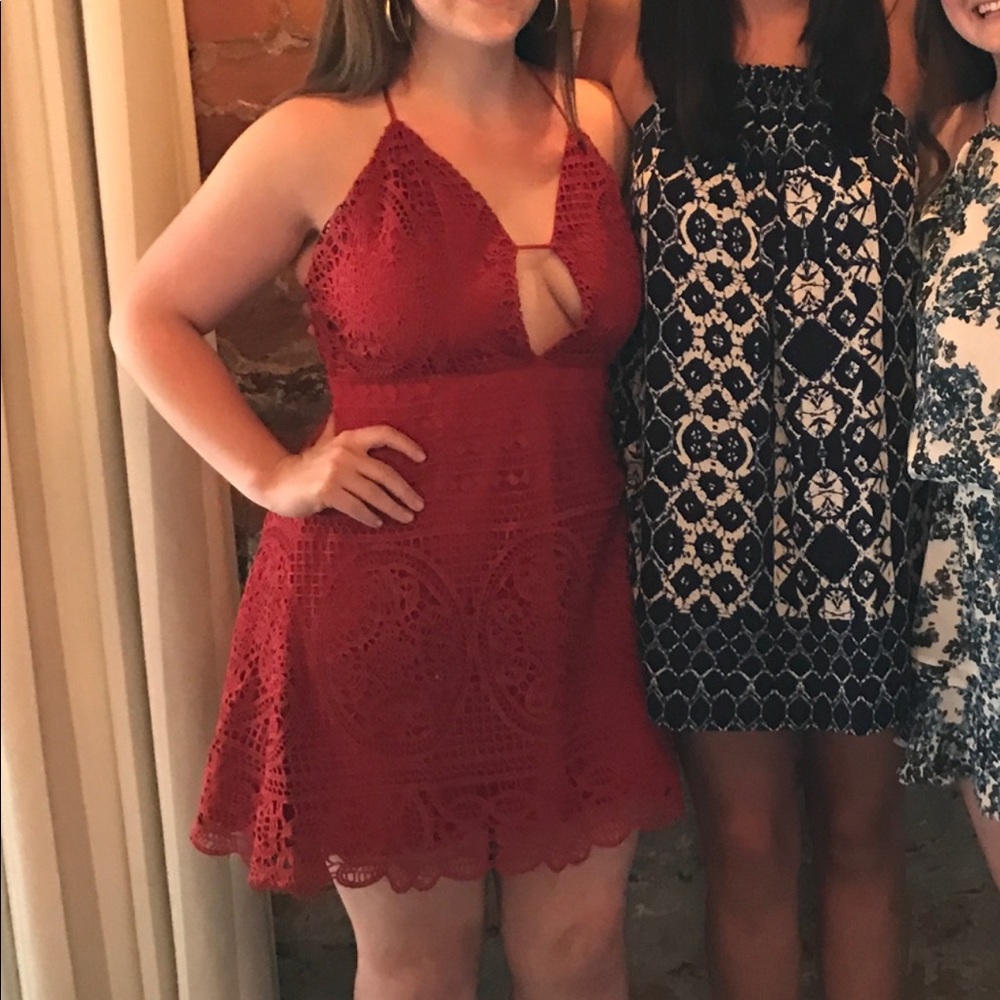 Red lovers & friends dress - Picture 4 of 5